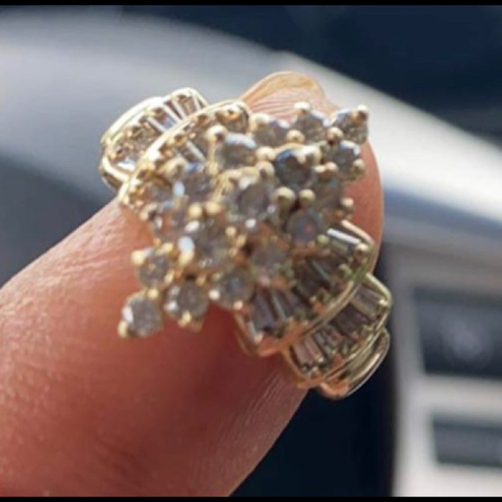 Diamond ring - Picture 3 of 3
